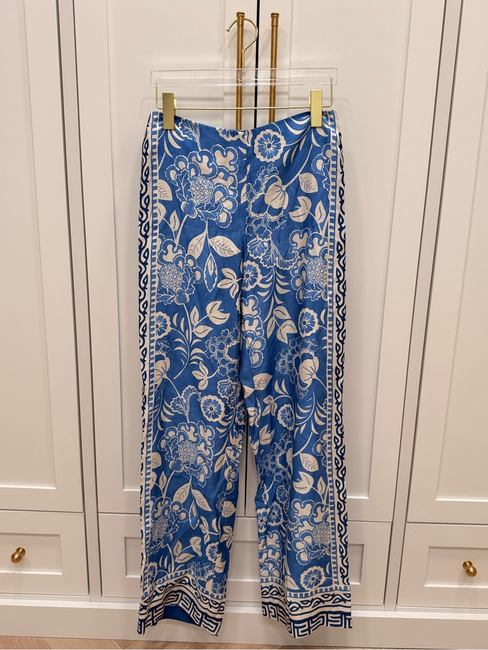 J. McLaughlin Carter Silk Blend Pants in Blue & White Floral